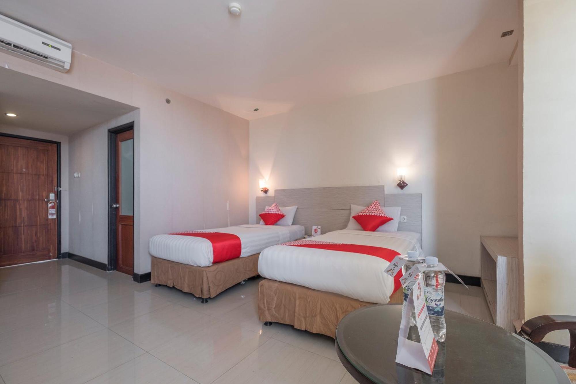 Oyo 1081 Allson City Hotel Makasar Exteriér fotografie